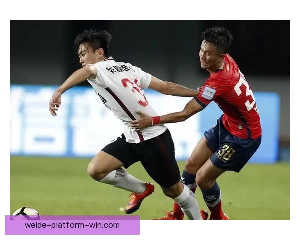 朱利亚诺分享教练指导下斜向内切踢球的新尝试与体会